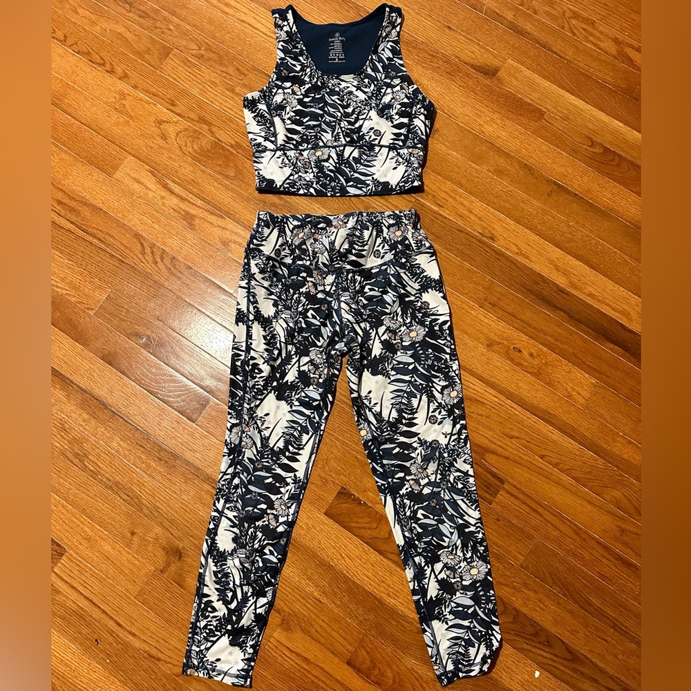Sweaty Betty Navy and White Printed set